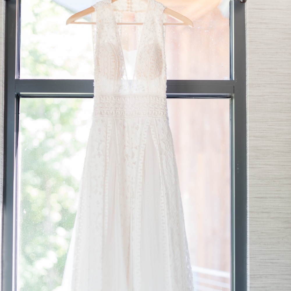 Chic Nostalgia Echo wedding gown